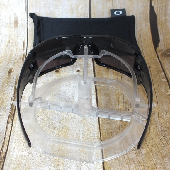 New Oakley Batwolf Sunglasses Polished Black Grey - Picture 6 of 7